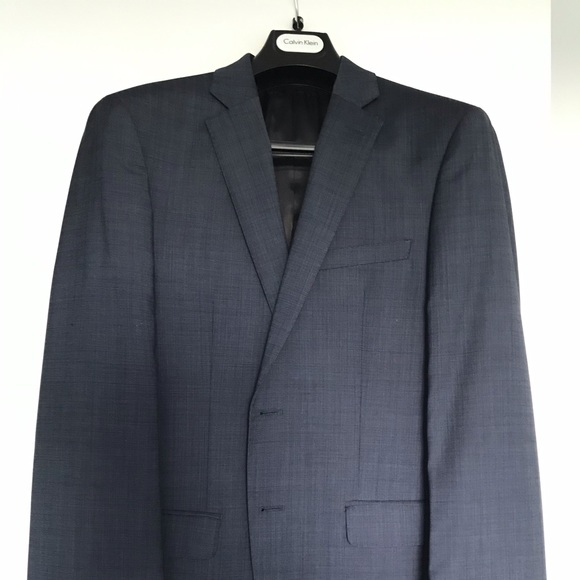 CK slim fit suit. Size 40 R, pants 34 waist - Picture 1 of 3